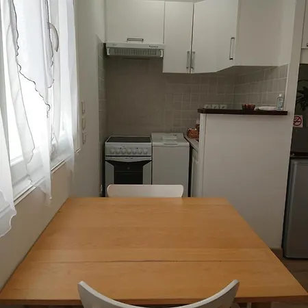 Petit A Chartrons / Jardin Public بوردو